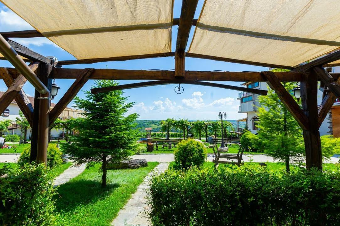 Seven Generations Winery Hotel Mechka Exterior photo